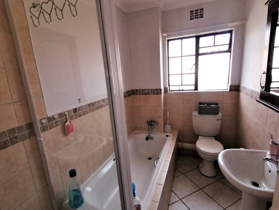 2 Bedroom Property for Sale in Hillside Free State